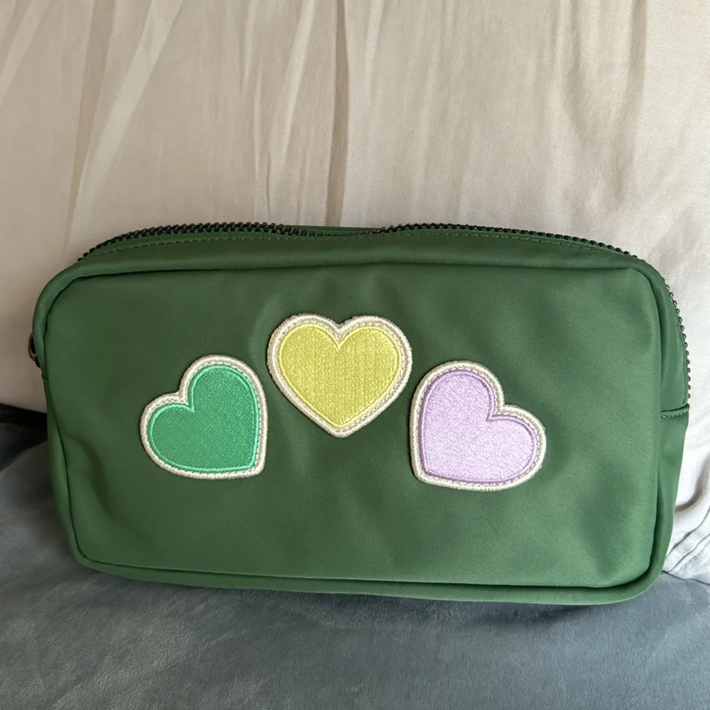 Stoney Clover Lane NWT Green Small Pouch With Hearts - Picture 2 of 3